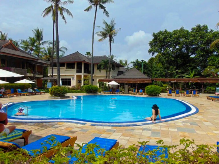 Facility Shared Pool apartment jayakarta