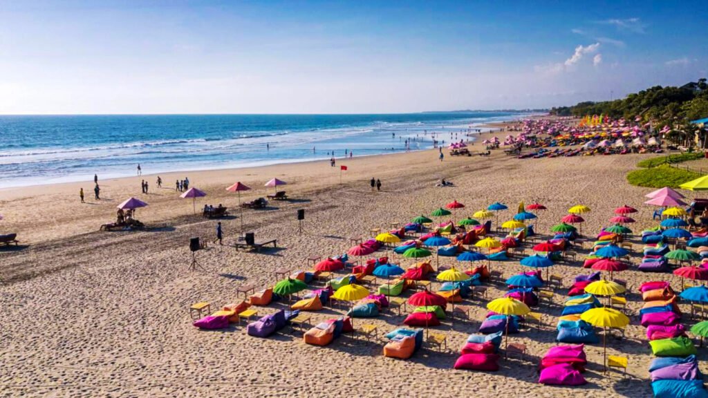 Seminyak beach just 5minutes walk ( Facility )